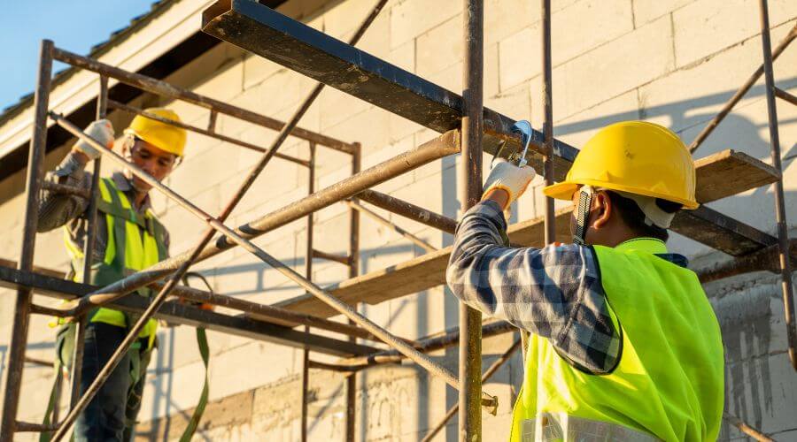 Professional residential roofers in Queen City, TX
